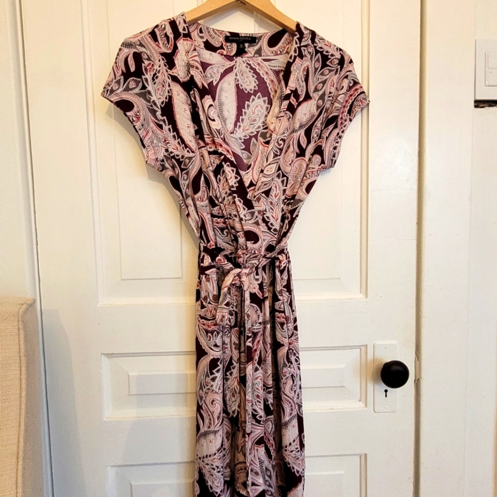 💰DRESS SALE: BUY ONE GET ONE FREE! Banana Republic Wrap Dress. Size M.